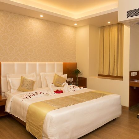 Amalfi Grand Hotel Patna  Buitenkant foto